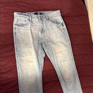 Men's Light Blue Jeans